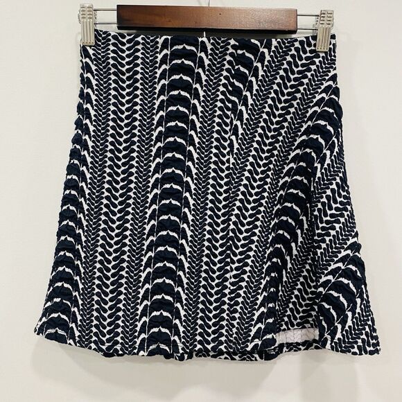 ZARA S Trafaluc Jacquard Skater Texture Pull On Geo Mini Skirt Black Stretch Y2K - Picture 2 of 10